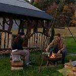 Pod Stara Podkowa Komfortowy Z Kominkiem Ferienhaus